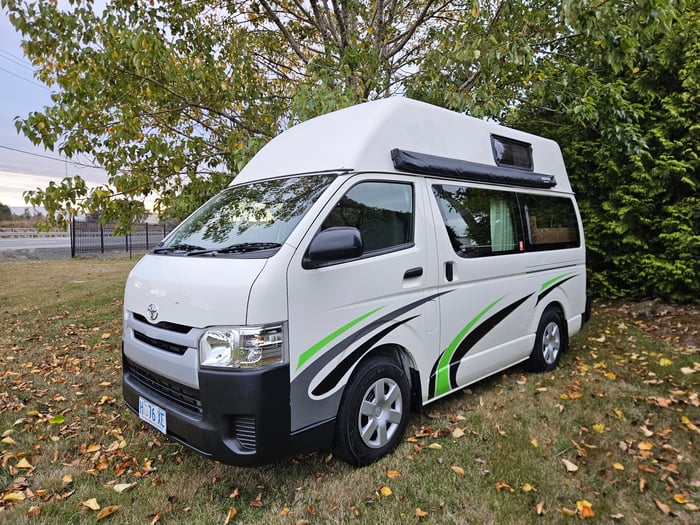 2018 Toyota Frontline <br>Hitop Campervan image