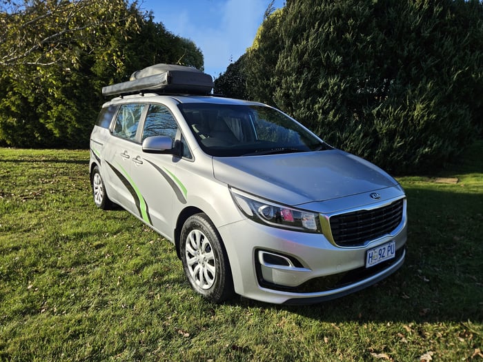 2018 Kia Carnival<br> Camper Wagon image