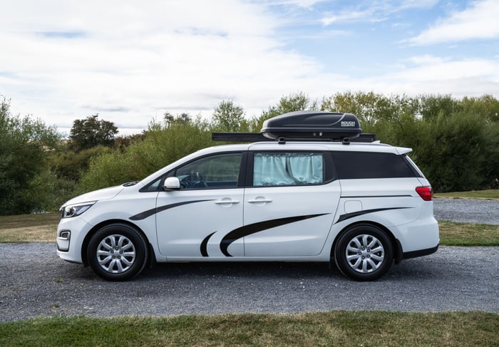 2016 Kia Carnival Camper Wagon image