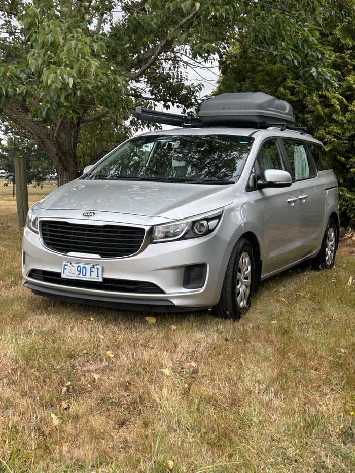 2016 Kia Carnival Camper Wagon image
