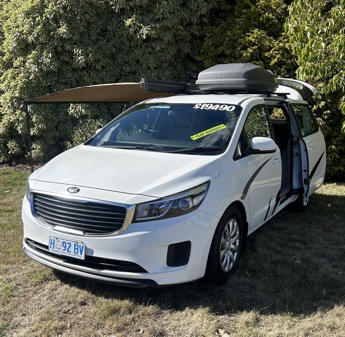 2017 Kia Carnival<br> Camper Wagon image